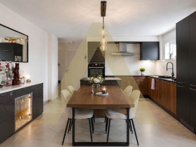 Moderne, freundliche und familienfreundliche Wohnung mit Balkon und Garten