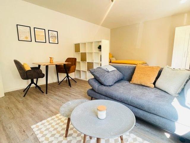 Moderne frisch renovierte und hochwertig möblierte 1 Zimmerwohnung in bester Lage