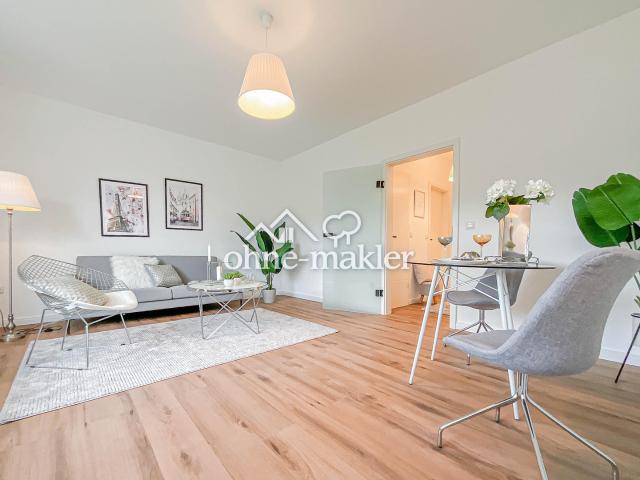 RESERVIERT Moderne & frisch renovierte 2 Zimmer Wohnung mit Balkon & Stellplatz in Hamburg Schnelsen