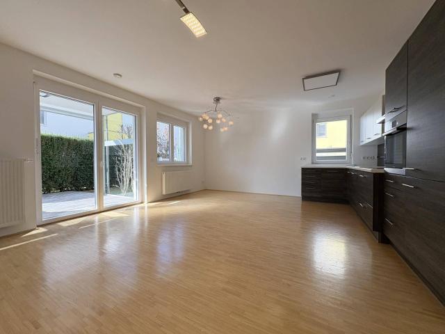 Moderne Gartenwohnung in zentraler Lage!