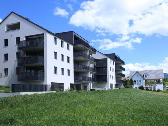 Moderne Gartenwohnung mit genialer Aussicht!