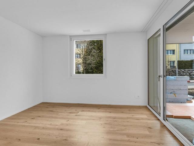 Moderne Gartenwohnung mit Sitzplatz und Loggia