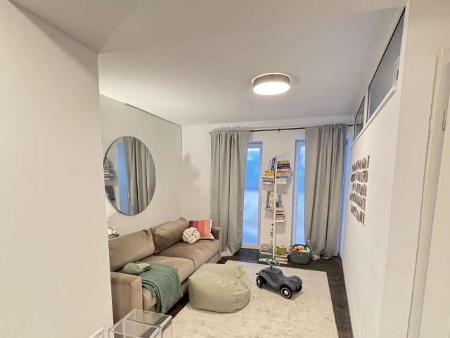 Moderne, gepflegte Wohnung mit großer Terrasse – verfügbar ab 01.01.2027