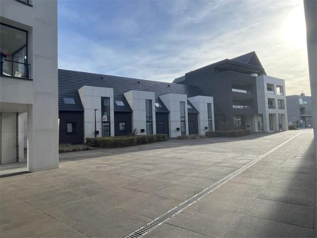 Moderne gezinswoning met 3 slaapkamers, tuin en garage in.