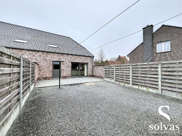Moderne gezinswoning met 3 slaapkamers centrum Poeke