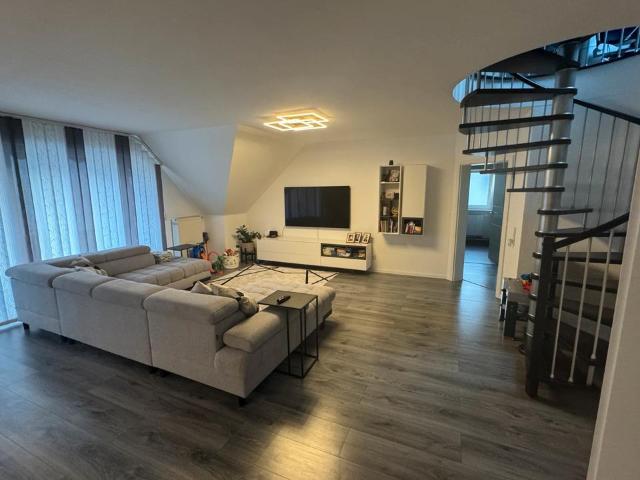 Moderne große Maisonnette Wohnung mit schönem Blick aufs Wasser