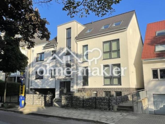 Moderne, großzügig geschnittene,lichtdurchflutete Wohnung in Architektenhaus