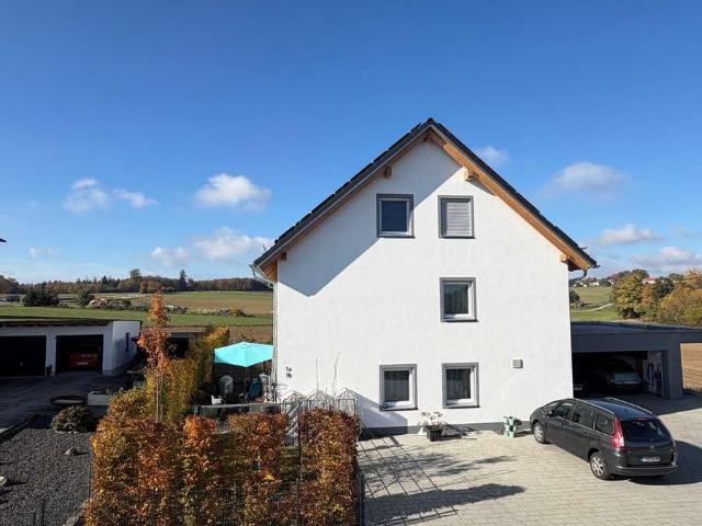 Moderne, großzügige Doppelhaushälfte mit Garten, Garage & viel Platz für Familie und Homeoffice