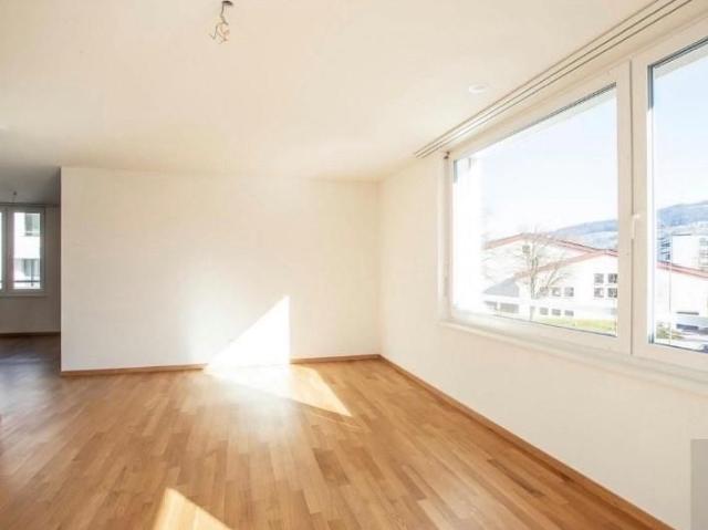 moderne Grosszügige 3.5 Zimmer Wohnung im Steuergünstigen Goldach