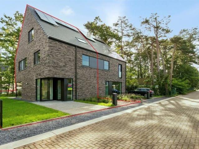 Moderne, halfopen BEN woning in groene, rustige omgeving