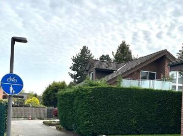 moderne helle Etagenwohnung in einem freistehenden 2 Familienhaus