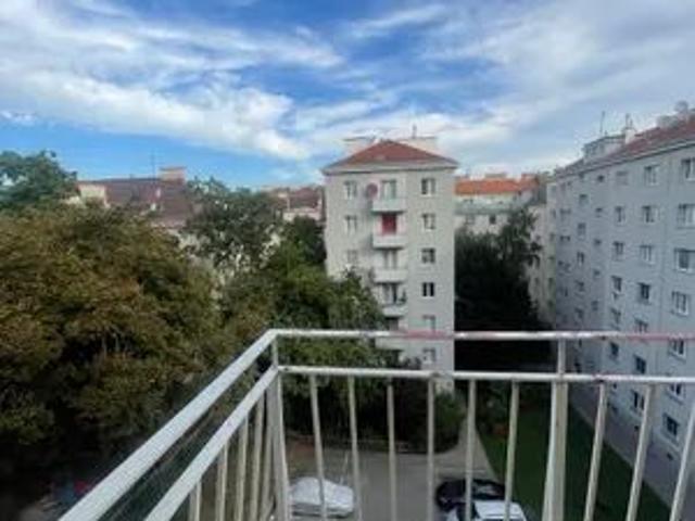 Moderne helle sanierte Balkonwohnung 2 zimmer