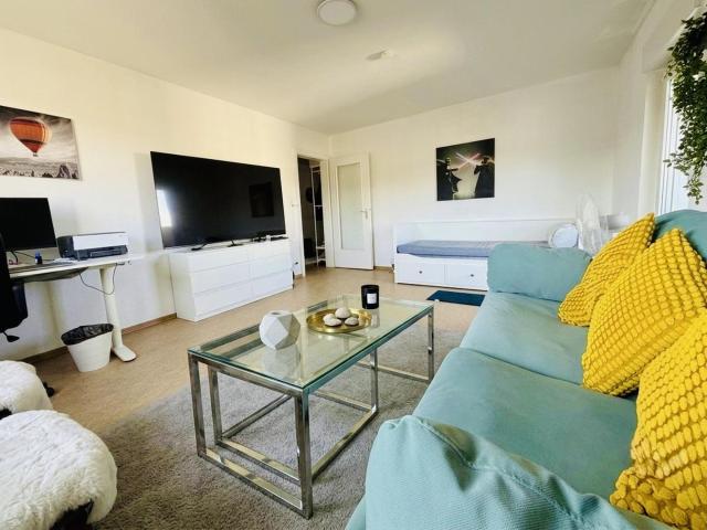 Moderne, helle und geräumige 2 Zimmer Wohnung zu vermieten