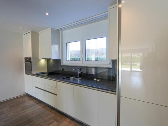 Moderne, helle Wohnung grosser Balkon