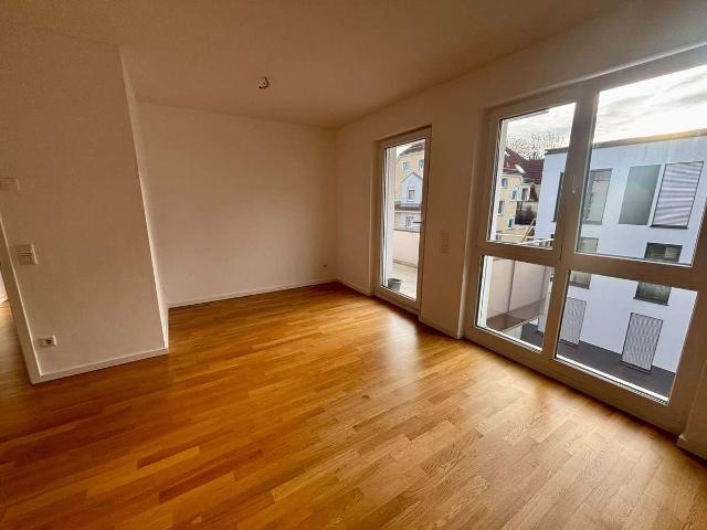 Moderne helle 2 Zimmer Wohnung in Augsburg Pfersee mit großem Balkon ideal für München Pendler