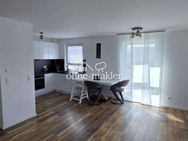 Moderne, helle 3 Zi Wohnung mit Balkon/Keller/Stellplatz