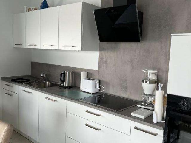 Moderne hochwertige 3 Zimmer Neubau Wohnung. möbiliert, evt. noch Platz für eigene Möbel. Ideal für