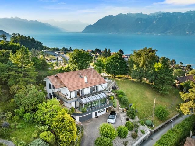 Moderne Immobilie mit Panoramablick in Grandvaux