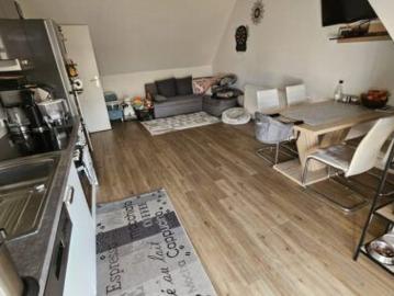Moderne, Individuelle geschnittene 1,5 Zimmer Wohnung mit Balkon