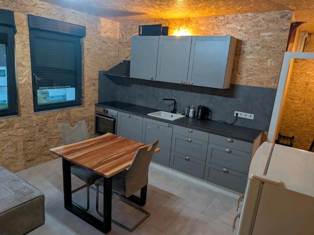 Moderne kernsanierte 2,5 Zimmerwohnung