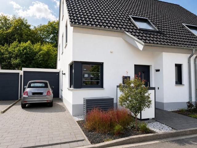 Moderne KfW55 Doppelhaushälfte ca. 129 m² Garage Keller