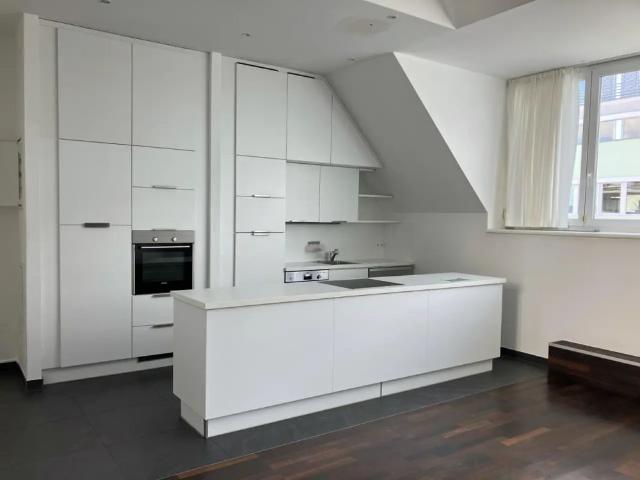 Moderne, klimatisierte 3 Zimmerwohnung mit großer Dach Terrasse