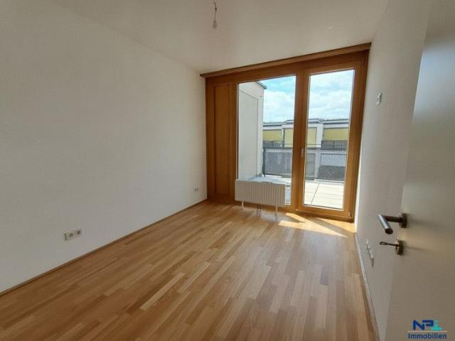 Moderne klimatisierte 3 Zimmer Mietwohnung mit großer Terrasse in bester Lage