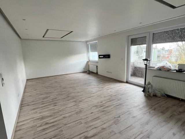 Moderne, komplett sanierte 3 Zimmer Wohnung mit 86 m² in Landau