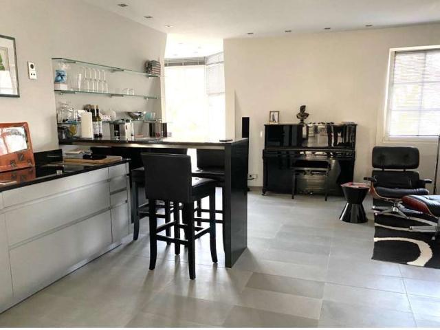 Moderne lux. möblierte Dachgeschoßwohnung an der Außenalster