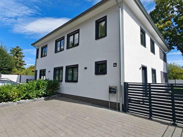 Moderne Stadtvilla mit zwei Einheiten, Umnutzbar auf eine Einheit Erdwärme 6 Zimmer möglich