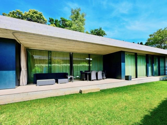 Moderne Luxusvilla Ruhe, Privatsphäre und zeitgenössische Eleganz