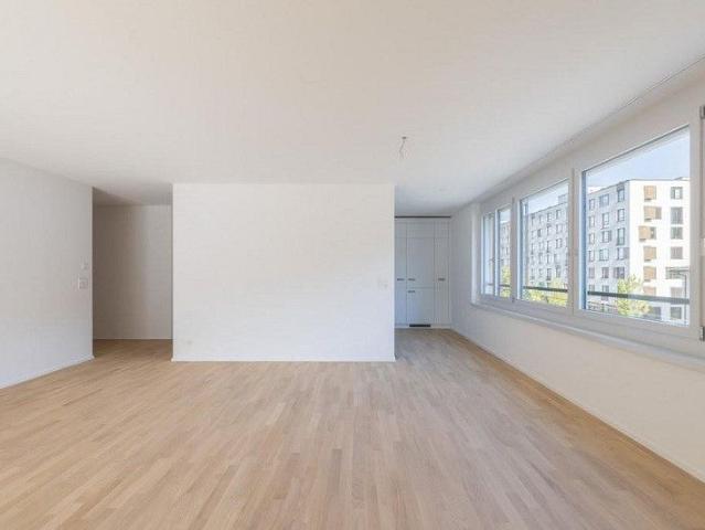 Moderne, lichtdurchflutete Wohnung