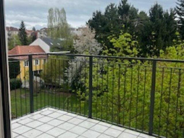Moderne lichtdurchflutete 3 Zimmer Altbauwohnung in Graz, Nähe Herz Jesu Kirche: Viel Platz, Balkon und top Ausstattung!