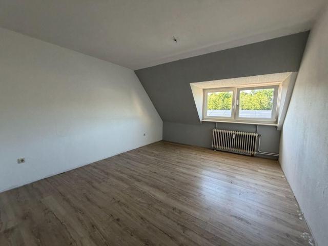 Moderne & lichtdurchflutete 3 Zimmer Dachgeschosswohnung in zentraler Lage von Menden