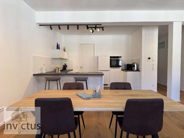 Moderne Loft Atelier Wohnung mit offenem Wohnkonzept