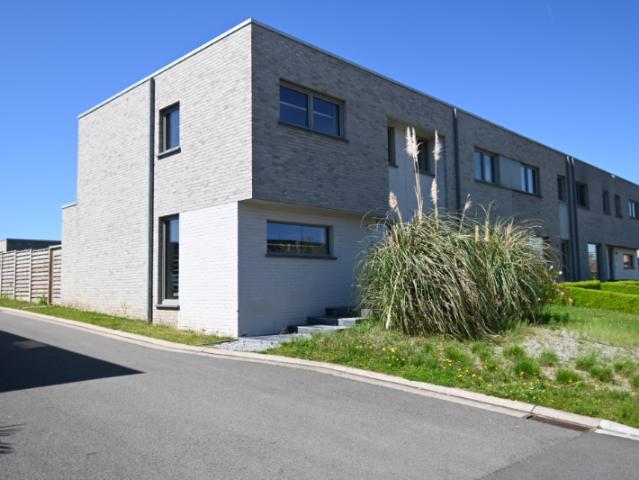Moderne passiefwoning met 3 slaapkamers, garage en tuin op toplocatie in Deinze EPC A