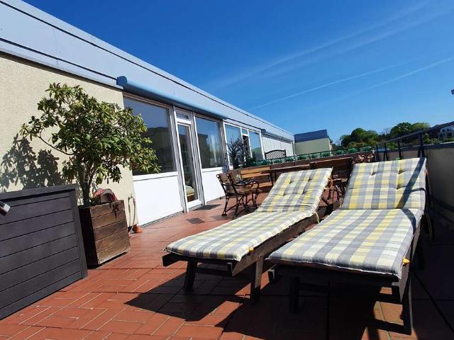 Moderne Penthouse Wohnung mit 145 m² Dachterrasse und Fahrstuhl in 1A Lage RÖMBKE IMMOBILIEN KG