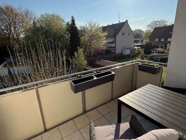 Moderne, renovierte 4 Zimmer Wohnung mit Balkon u. eigenem Garten in GE Buer
