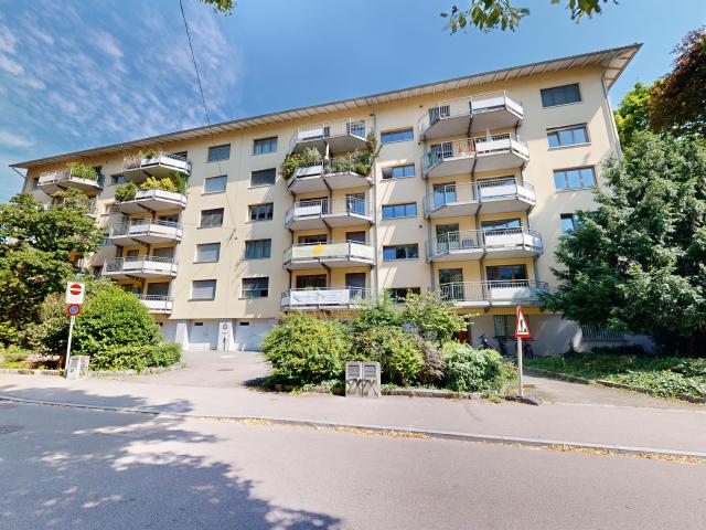 Moderne Stadtwohnung mit grosszügigem Innenhof