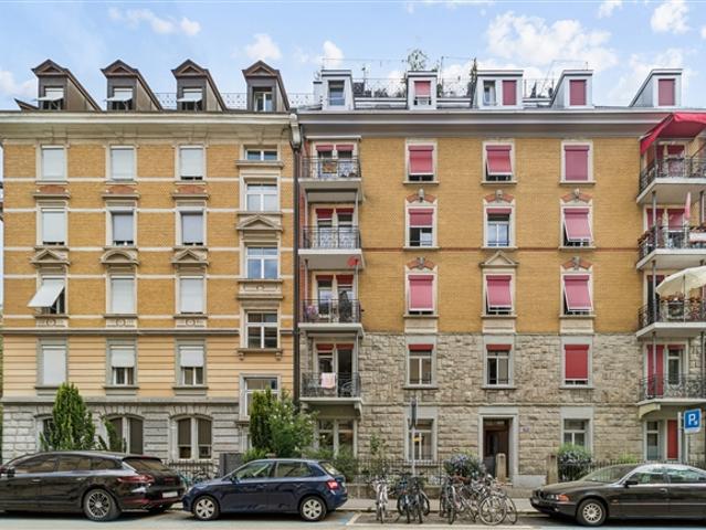 Moderne Stadtwohnung mit historischem Charme