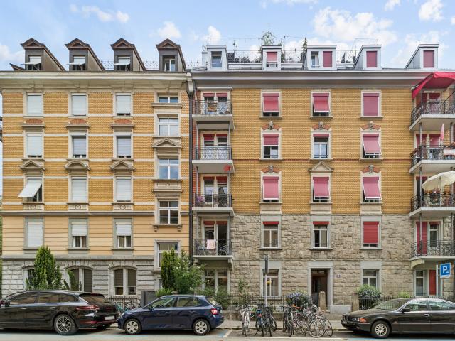 Moderne Stadtwohnung mit historischem Charme