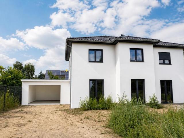 Moderne Stadtvilla Neu Lindenberg | 180 m² Wohnfläche | Privat