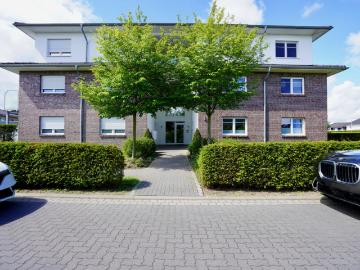 Moderne Staffelgeschosswohnung mit Dachterrasse in gepflegtem Mehrfamilienhaus in Apensen