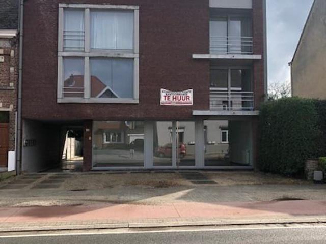 moderne studio met lift en carport te huur
