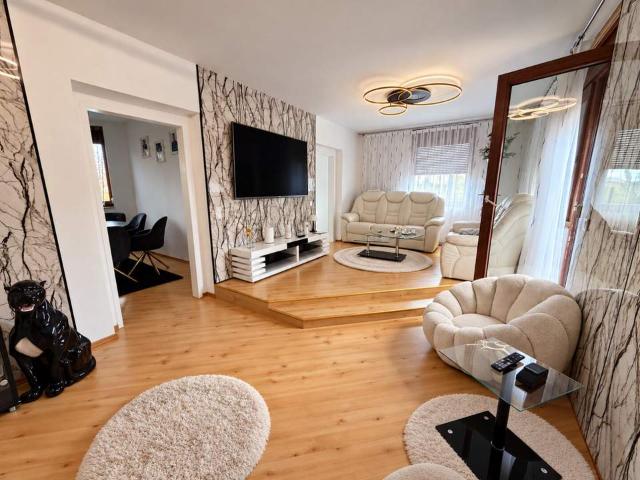 Moderne sanierte 4 Zimmer Wohnung mit Balkon ins Grüne in Pottendorf!