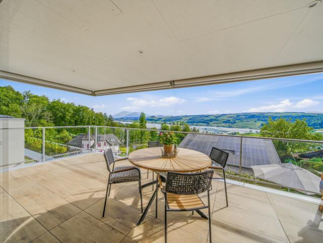 MODERNE SEESICHTSPERLE AM SONNENHANG