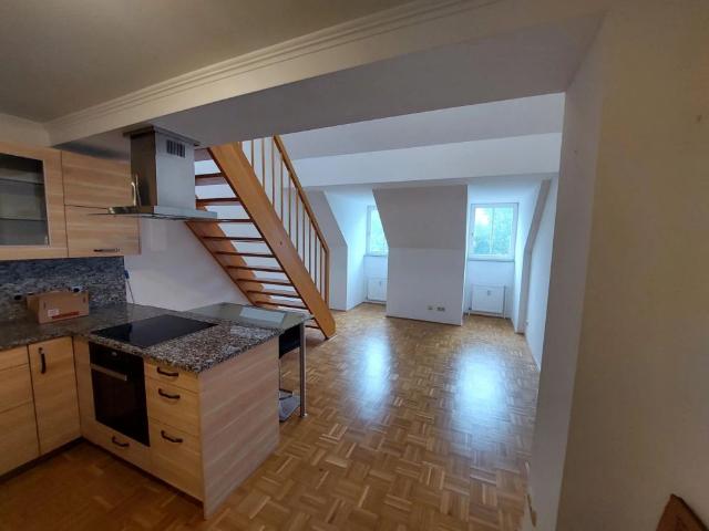 Moderne, sehr helle Loft Wohnung im Schloss Lichtenegg, ein Platz zum Träumen!
