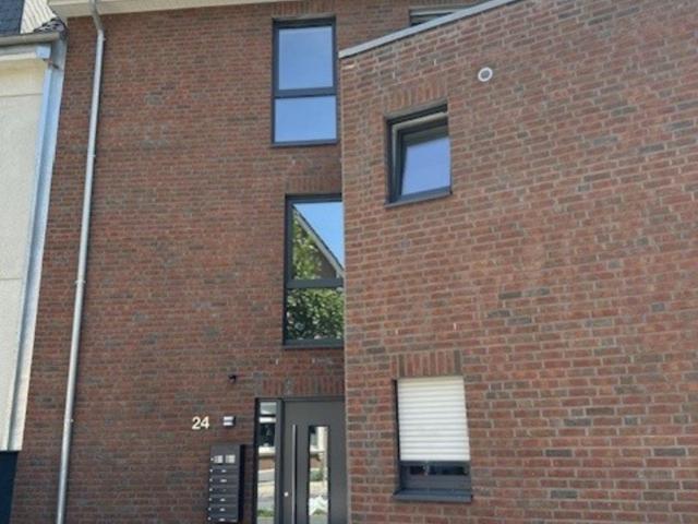 Moderne Single Wohnung mit großem Balkon