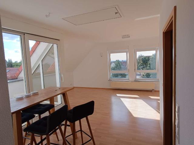 Moderne Single Wohnung mit Loggia und EBK in Weinheim