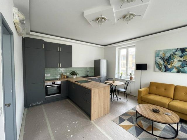 MODERNE DACHGESCHOSSWOHNUNG | 1 Zimmer | ca. 30 m² WFL | Hofruhelage | 3. Stock
